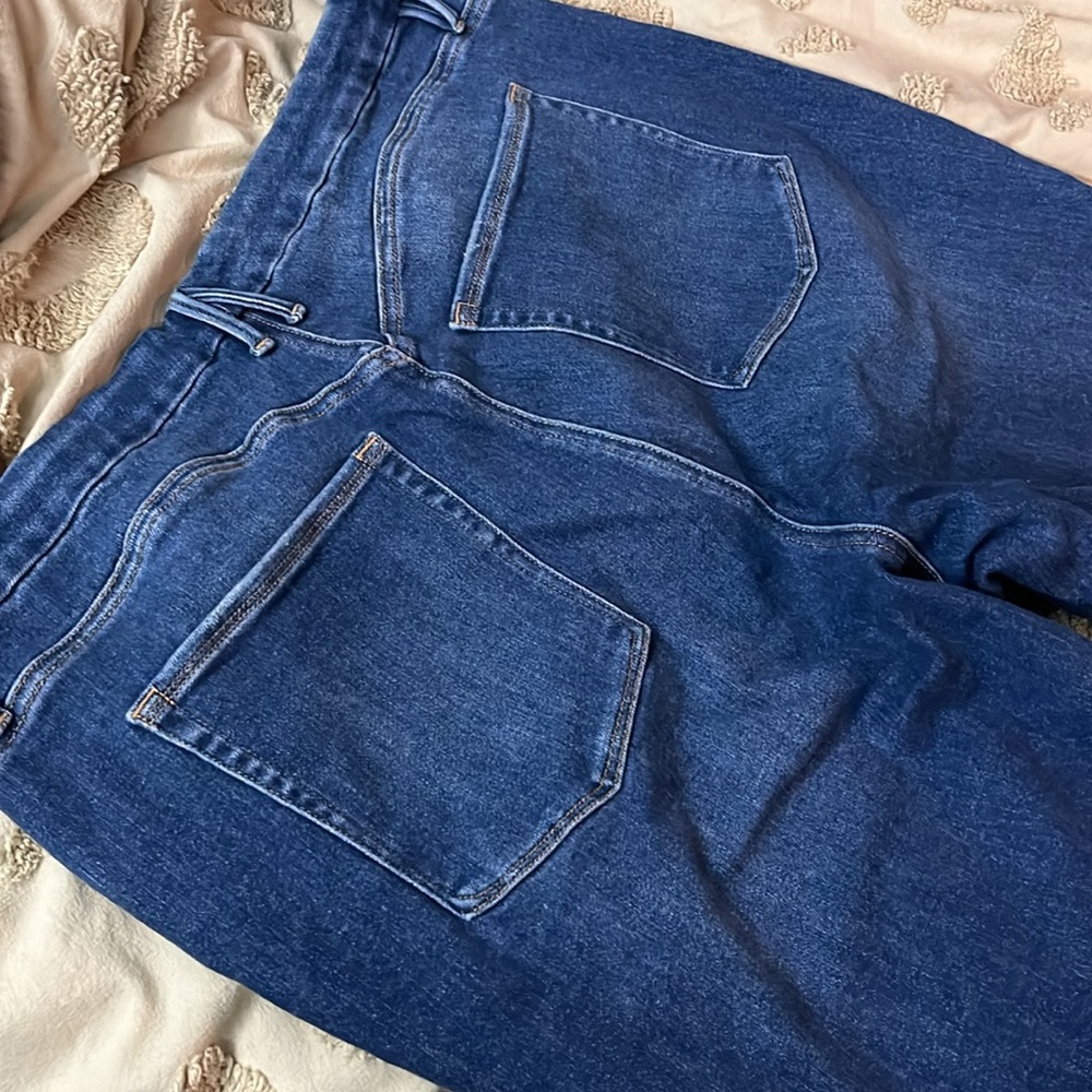 Good American flare jeans - Picture 6 of 9